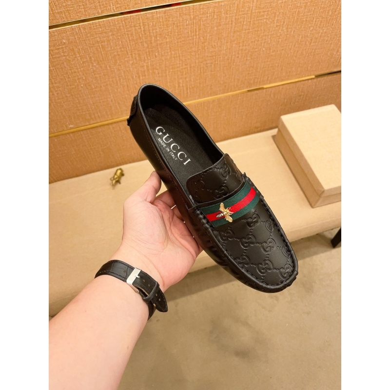 G*u*i leather shoes